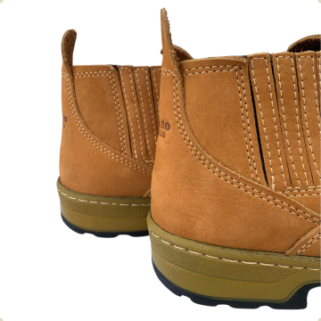 Botina Famaro Couro Nobuck Pardo