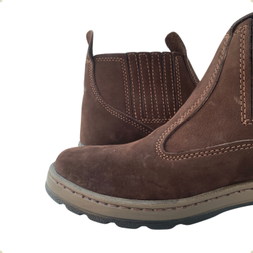 Botina Famaro Couro Nobuck Café